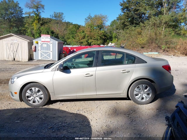 Aukcja sprzedaży 2014 Chevrolet Cruze Ls Auto, vin: 1G1PA5SG3E7388576, numer aukcji: 46272315