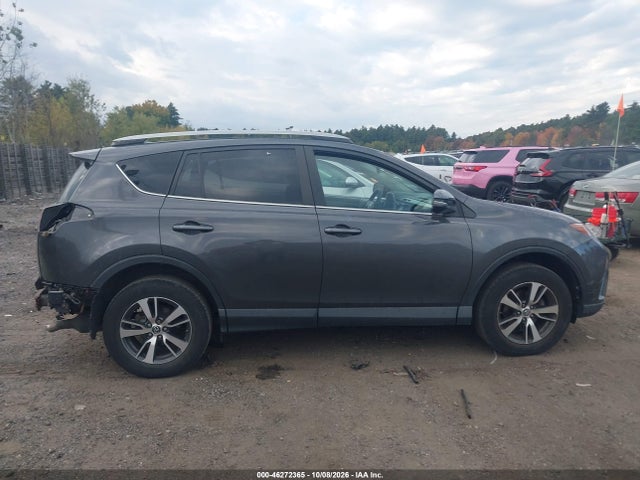 46272365 :رقم المزاد ، 2T3RFREV3JW838678 vin ، 2018 Toyota Rav4 Xle مزاد بيع