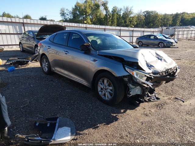 Auction sale of the 2017 Kia Optima Lx, vin: 5XXGT4L33HG137138, lot number: 46272382