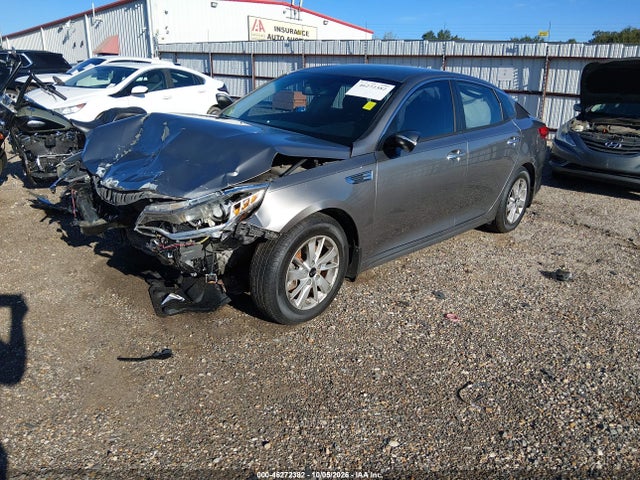 2017 Kia Optima Lx მანქანა იყიდება აუქციონზე, vin: 5XXGT4L33HG137138, აუქციონის ნომერი: 46272382