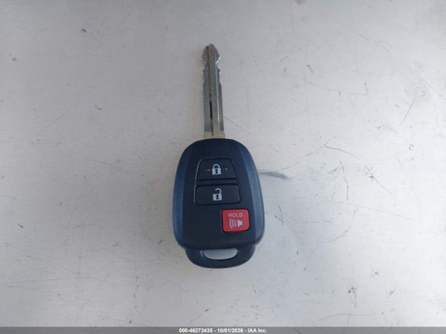 2T3WFREV7JW490158 Toyota Rav4 Xle