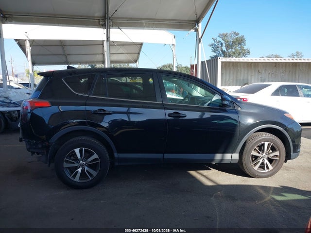 2T3WFREV7JW490158 Toyota Rav4 Xle