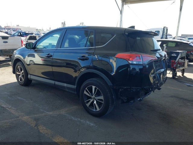 2T3WFREV7JW490158 Toyota Rav4 Xle