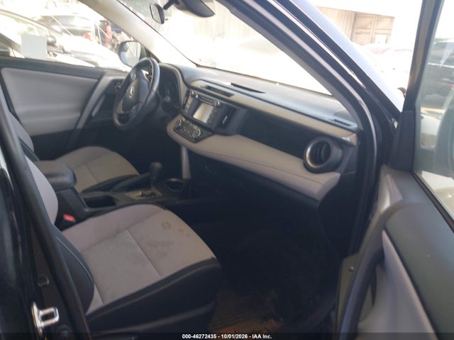 2T3WFREV7JW490158 Toyota Rav4 Xle