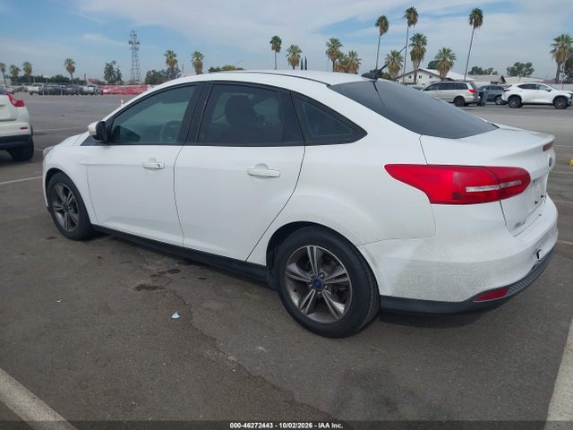 Ford FOCUS SE 2017 1FADP3FE4HL308645 Image 3