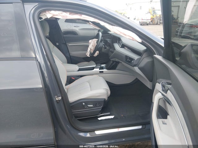 Продаж на аукціоні авто 2024 Audi Q8 E-tron Prestige Quattro, vin: WA16AAGE2RB054264, номер лоту: 46272520