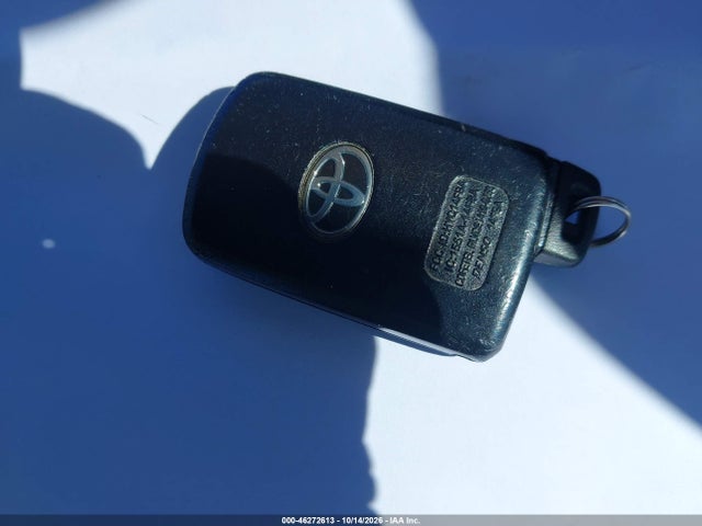 2T3RFREVXJW789351 Toyota Rav4 Xle