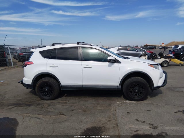 2T3RFREVXJW789351 Toyota Rav4 Xle