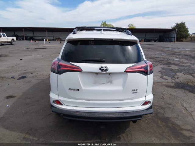 2T3RFREVXJW789351 Toyota Rav4 Xle