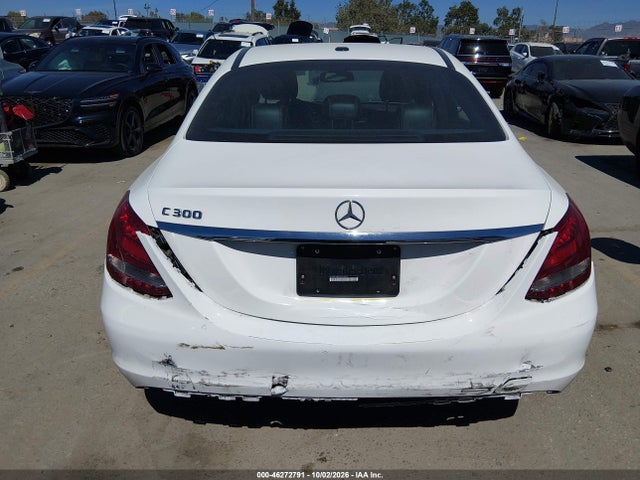 55SWF4JB6JU263207 Mercedes-Benz C 300