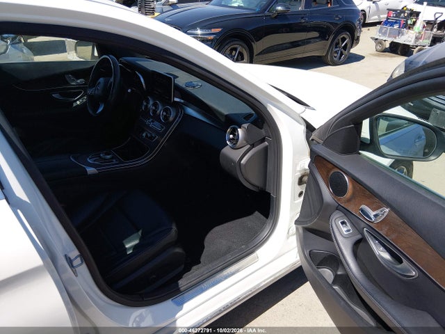 55SWF4JB6JU263207 Mercedes-Benz C 300