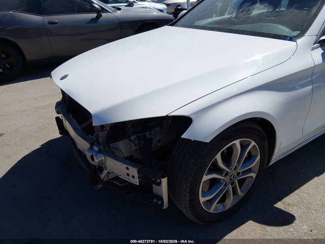 55SWF4JB6JU263207 Mercedes-Benz C 300