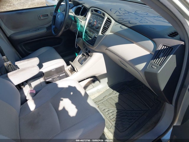 46272798 :رقم المزاد ، JTEDP21A540011951 vin ، 2004 Toyota Highlander V6 مزاد بيع