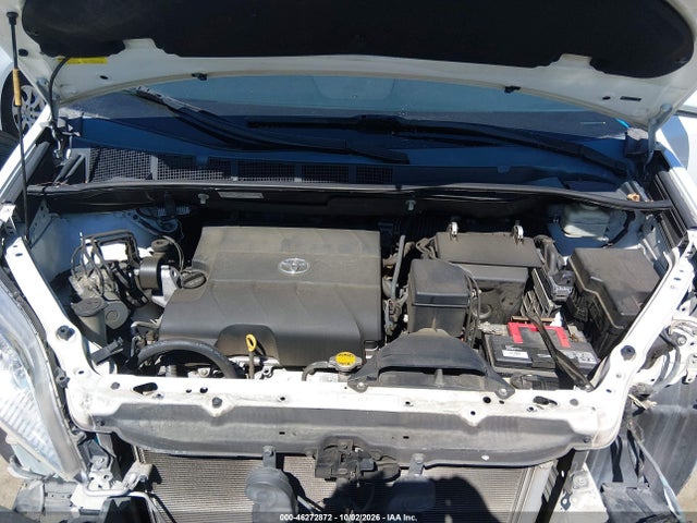 2015 Toyota Sienna Xle 8 Passenger მანქანა იყიდება აუქციონზე, vin: 5TDYK3DC9FS577022, აუქციონის ნომერი: 46272872
