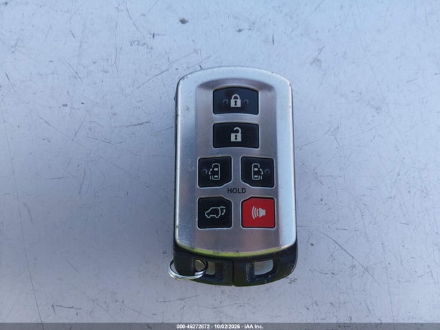 2015 Toyota Sienna Xle 8 Passenger მანქანა იყიდება აუქციონზე, vin: 5TDYK3DC9FS577022, აუქციონის ნომერი: 46272872