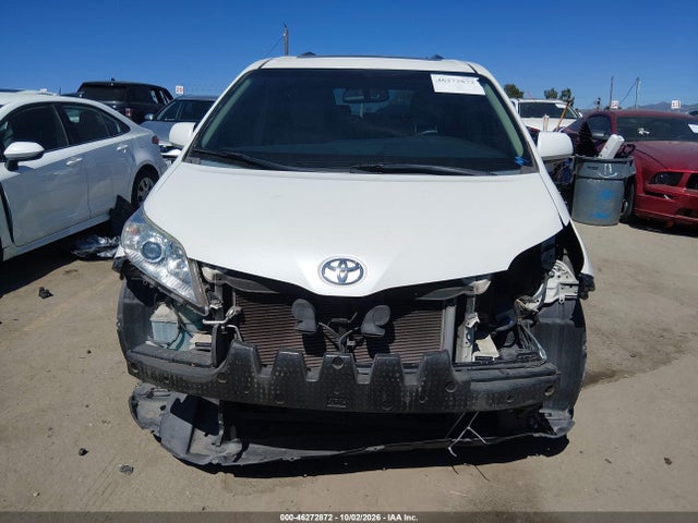 2015 Toyota Sienna Xle 8 Passenger მანქანა იყიდება აუქციონზე, vin: 5TDYK3DC9FS577022, აუქციონის ნომერი: 46272872