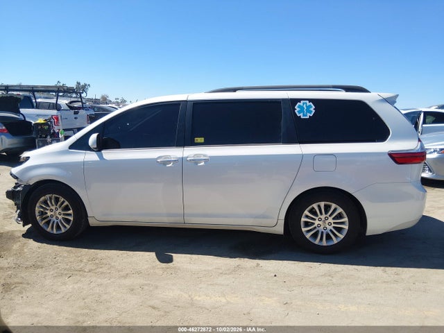 2015 Toyota Sienna Xle 8 Passenger მანქანა იყიდება აუქციონზე, vin: 5TDYK3DC9FS577022, აუქციონის ნომერი: 46272872