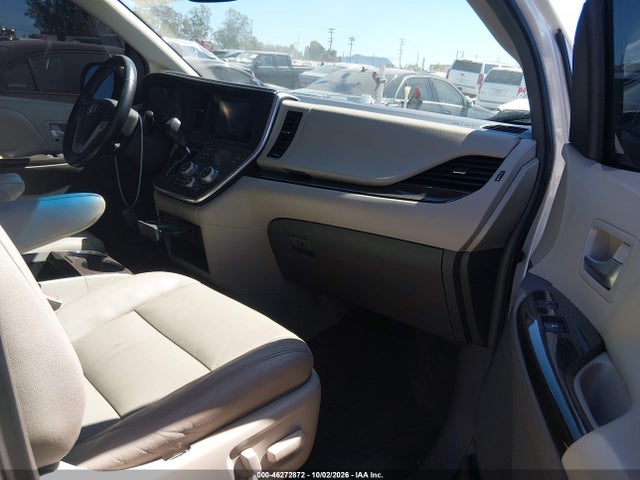 2015 Toyota Sienna Xle 8 Passenger მანქანა იყიდება აუქციონზე, vin: 5TDYK3DC9FS577022, აუქციონის ნომერი: 46272872