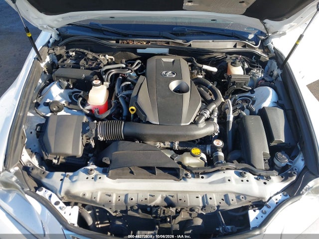 Lexus IS 200T 2016 JTHBA1D22G5033973 Image 10