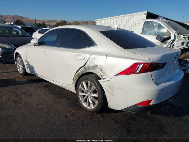 Lexus IS 200T 2016 JTHBA1D22G5033973 Image 3