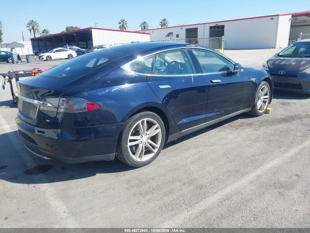 46272943 :رقم المزاد ، 5YJSA1CN8DFP23265 vin ، 2013 Tesla Model S مزاد بيع