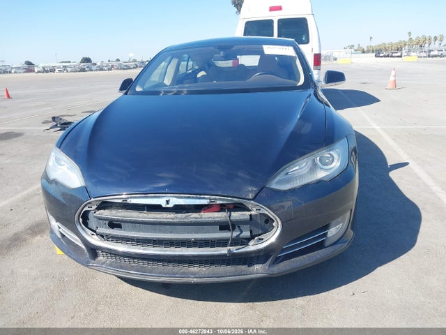 46272943 :رقم المزاد ، 5YJSA1CN8DFP23265 vin ، 2013 Tesla Model S مزاد بيع