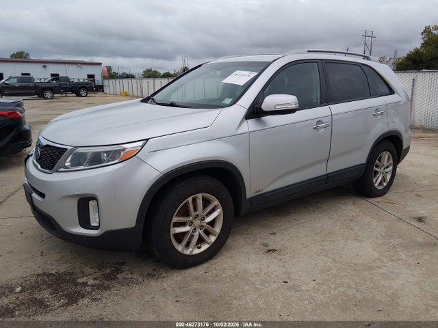 Продажа на аукционе авто 2015 Kia Sorento Lx, vin: 5XYKTCA68FG627469, номер лота: 46273176