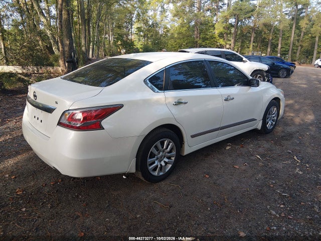 2015 Nissan Altima 2.5 S მანქანა იყიდება აუქციონზე, vin: 1N4AL3AP0FC122010, აუქციონის ნომერი: 46273277