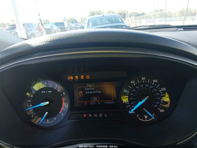 46273337 :رقم المزاد ، 3FA6P0H72HR235623 vin ، 2017 Ford Fusion Se مزاد بيع