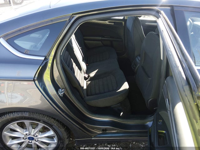 46273337 :رقم المزاد ، 3FA6P0H72HR235623 vin ، 2017 Ford Fusion Se مزاد بيع