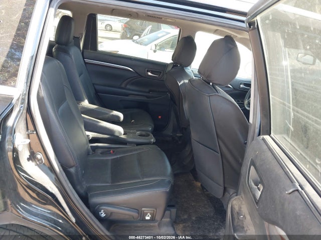 46273401 :رقم المزاد ، 5TDDKRFH5GS332858 vin ، 2016 Toyota Highlander Limited Platinum V6 مزاد بيع