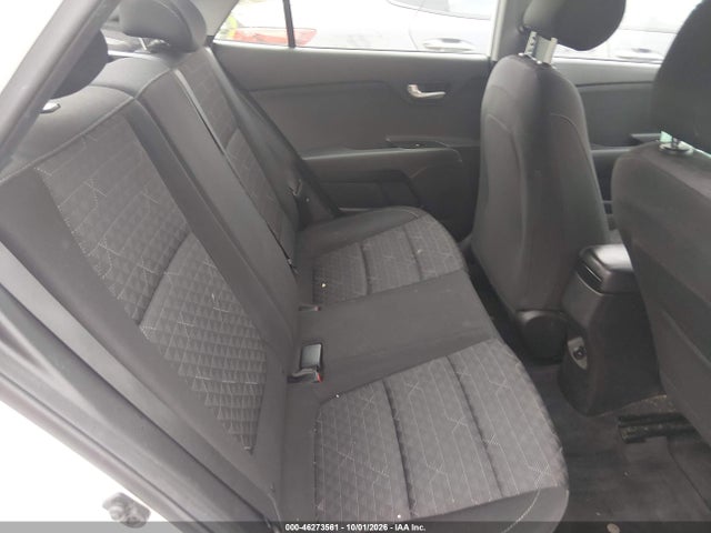 46273561 :رقم المزاد ، 3KPA24AB9JE077867 vin ، 2018 Kia Rio S مزاد بيع