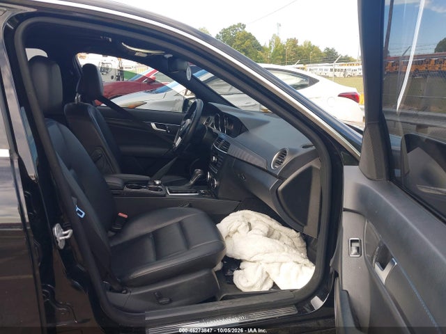 46273847 :رقم المزاد ، WDDGF4HB9ER306231 vin ، 2014 Mercedes-benz C 250 Sport مزاد بيع