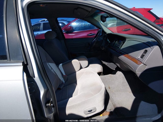 2002 Ford Crown Victoria Lx მანქანა იყიდება აუქციონზე, vin: 2FAFP74W02X115947, აუქციონის ნომერი: 46274190