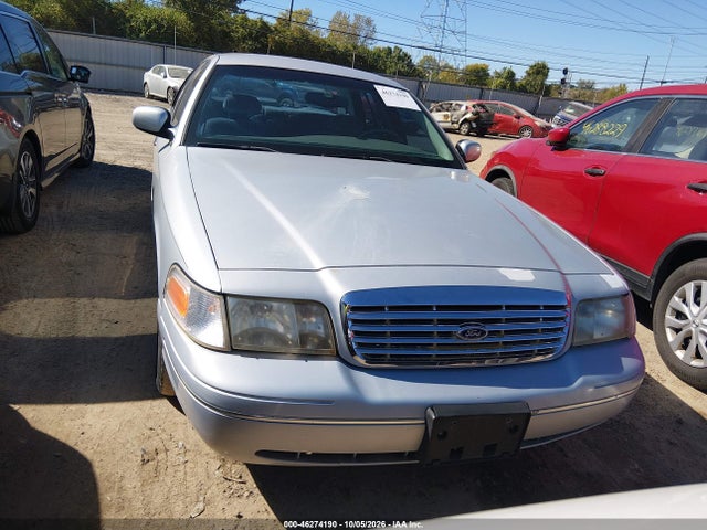 2002 Ford Crown Victoria Lx მანქანა იყიდება აუქციონზე, vin: 2FAFP74W02X115947, აუქციონის ნომერი: 46274190