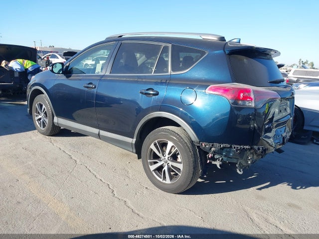 Toyota Rav4 Xle 2017 JTMWFREV6HJ136575 Image 3