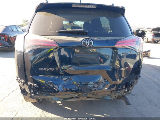 Toyota Rav4 Xle 2017 JTMWFREV6HJ136575 Image 6