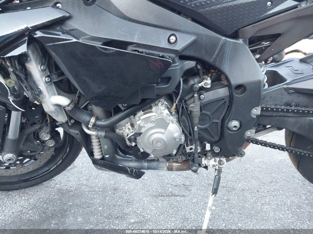 46274618 :رقم المزاد ، JYARN39E3GA002706 vin ، 2016 Yamaha Yzfr1 مزاد بيع