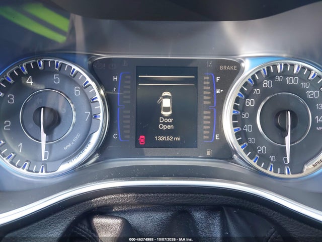 2015 Chrysler 200 Limited მანქანა იყიდება აუქციონზე, vin: 1C3CCCAB3FN688288, აუქციონის ნომერი: 46274988
