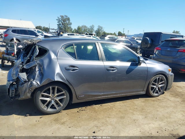 Lexus CT 200H 2016 JTHKD5BH3G2268647 Image 13