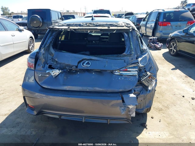 Lexus CT 200H 2016 JTHKD5BH3G2268647 Image 16