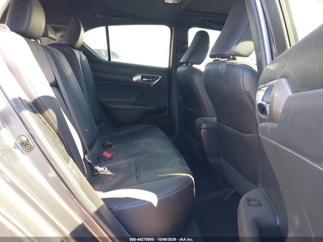 Lexus CT 200H 2016 JTHKD5BH3G2268647 Image 8