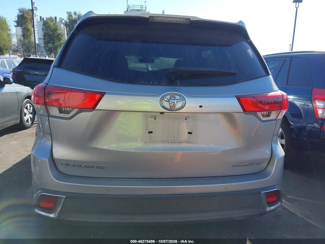 Toyota Highlander Limited 2017 5TDDZRFH7HS360870 Image 16
