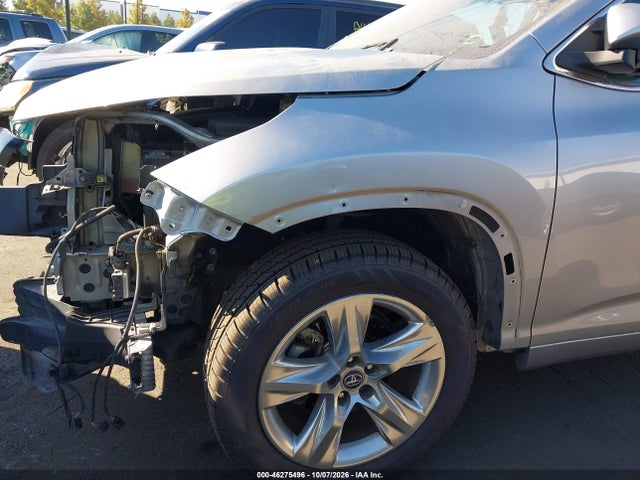 Toyota Highlander Limited 2017 5TDDZRFH7HS360870 Image 17
