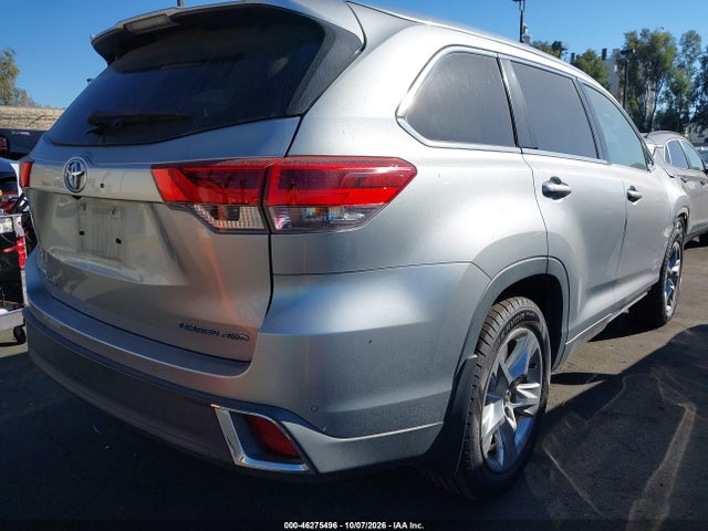 Toyota Highlander Limited 2017 5TDDZRFH7HS360870 Image 4