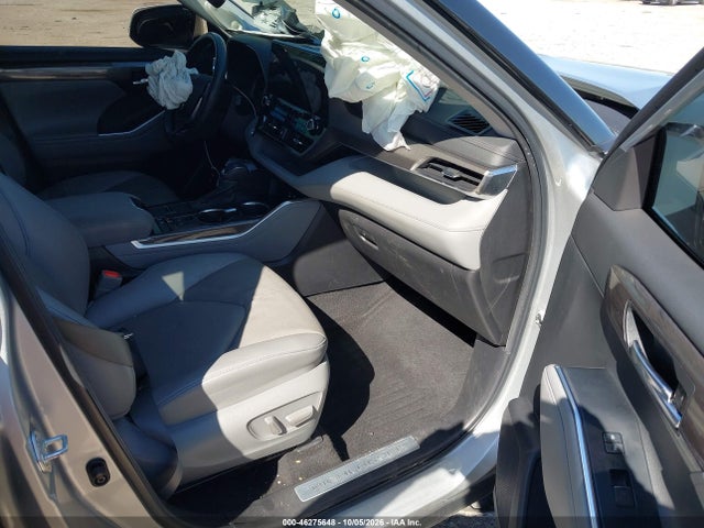 46275648 :رقم المزاد ، 5TDYARAH2NS511951 vin ، 2022 Toyota Highlander Hybrid Limited مزاد بيع