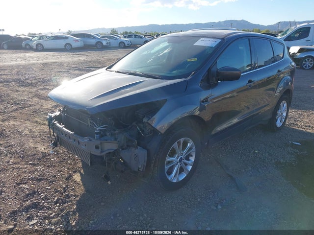 Ford ESCAPE SE 2017 1FMCU0G98HUC02087 Image 2
