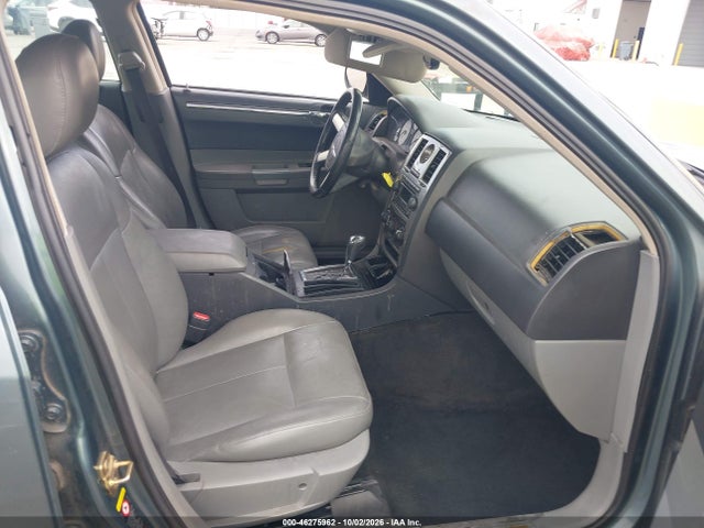 2005 Chrysler 300 Touring მანქანა იყიდება აუქციონზე, vin: 2C3AA53G65H123302, აუქციონის ნომერი: 46275962