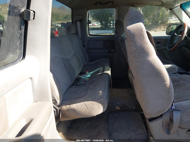 2000 Chevrolet Silverado 1500 Ls მანქანა იყიდება აუქციონზე, vin: 2GCEC19T4Y1181345, აუქციონის ნომერი: 46275997