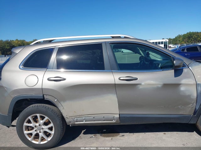 Продажа на аукционе авто 2016 Jeep Cherokee Latitude, vin: 1C4PJMCB0GW241421, номер лота: 46276089